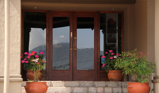 Entrada de la Hostería Lunahuana, Tucumán, Argentina