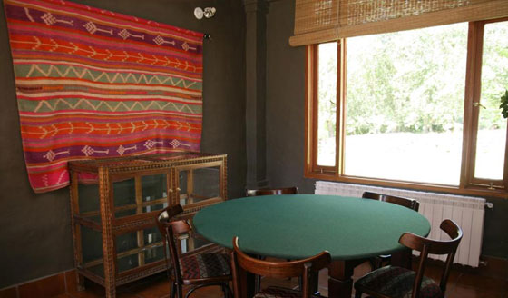 Lobby de la Hostería Lunahuana, Tucumán, Argentina