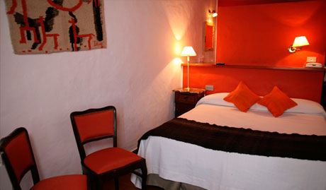 Habitación de la Hostería Lunahuana, Tucumán, Argentina