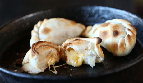 Restaurante de la Hostería Lunahuana, Tucumán, Argentina