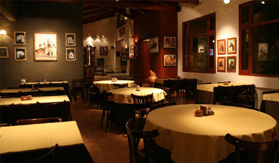 Restaurante de la Hostería Lunahuana, Tucumán, Argentina
