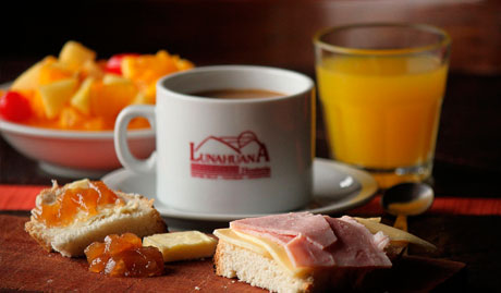 Restaurante de la Hostería Lunahuana, Tucumán, Argentina